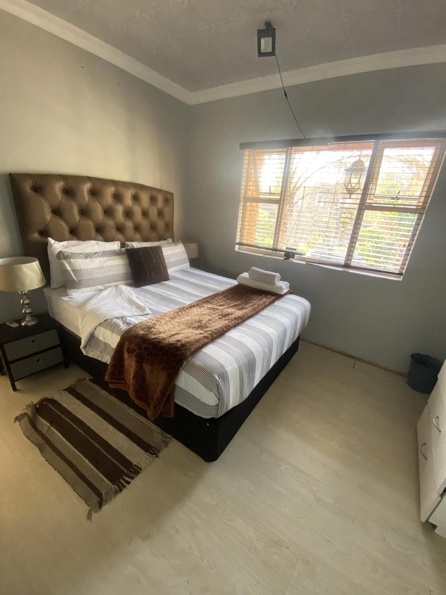 Menlyn Mews Guesthouse Pretoria-Noord Dış mekan fotoğraf