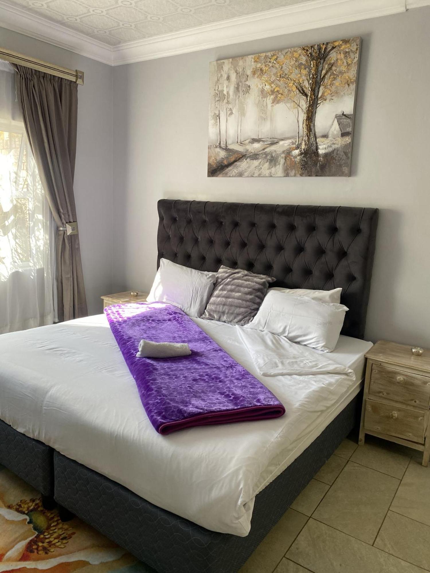 Menlyn Mews Guesthouse Pretoria-Noord Dış mekan fotoğraf